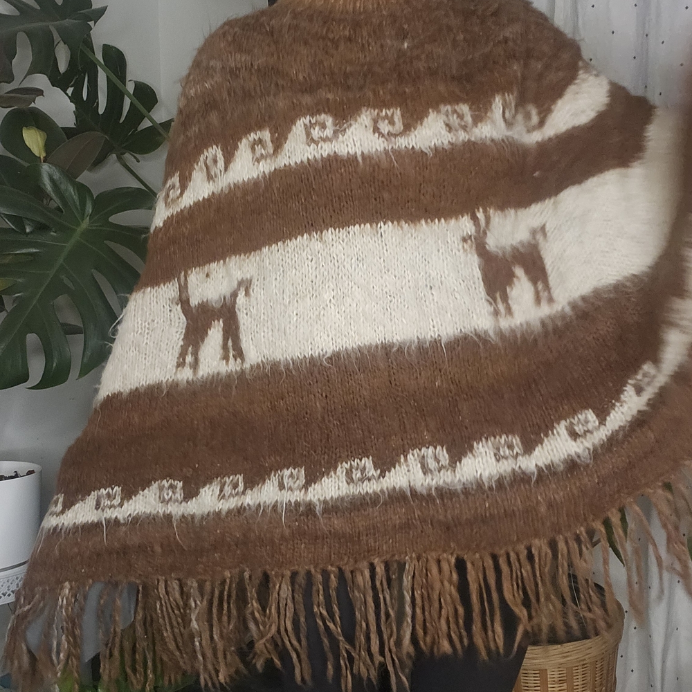 70s Vintage Alpaca Wool Knit Poncho with Fringe Brown & Cream Boho Festival - Picture 1 of 7